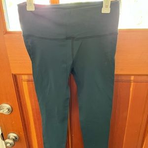 Great condition dark green cute side leg design